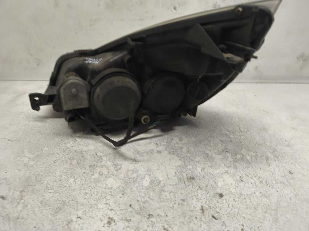 PHARE DROIT RENAULT  - Vue 3